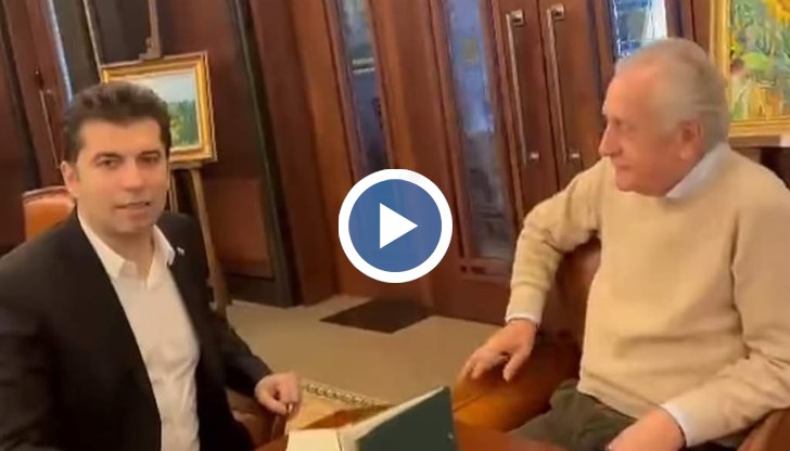 Това, че двамата са разговаряли, се превърна в тема и в кулоарите на Народното събрание