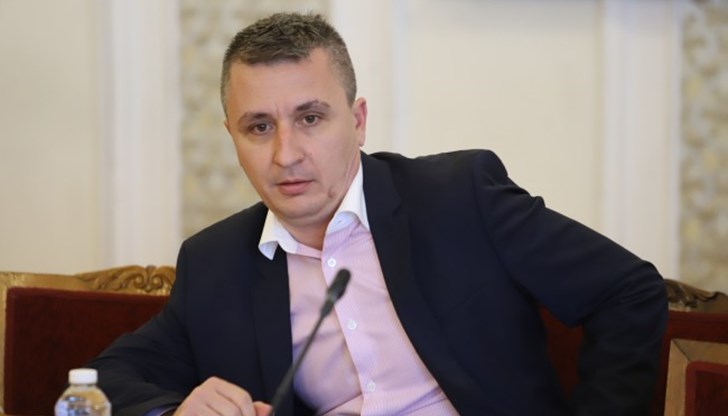 Бившият енергиен министър подчерта, че реалното състояние на българската енергетиката е плачевно и този проблем ще ескалира