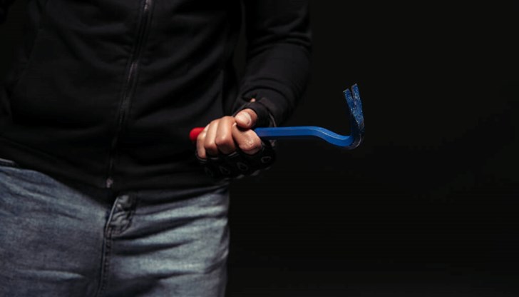 Крадците са проникнали с взлом