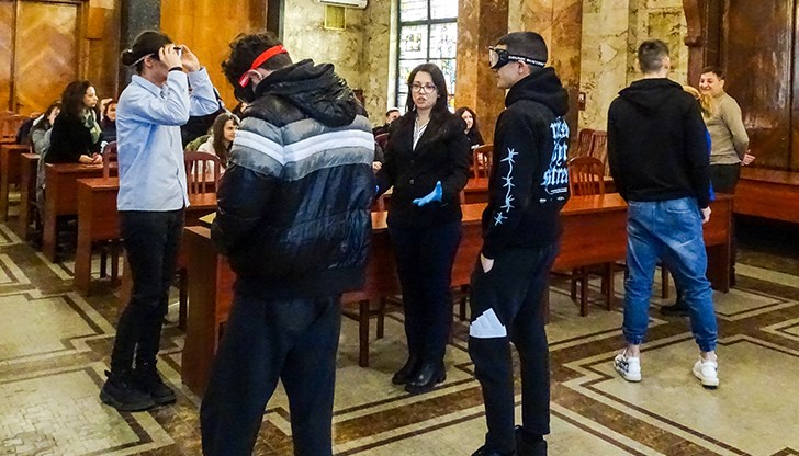 Особен интерес предизвикаха специални алкоочила, с които учениците сами изпитаха влиянието на алкохола