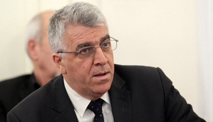 Ще стане беден здрав носи, смята депутатът от БСП Ще стане беден здрав носи, смята депутатът от БСП