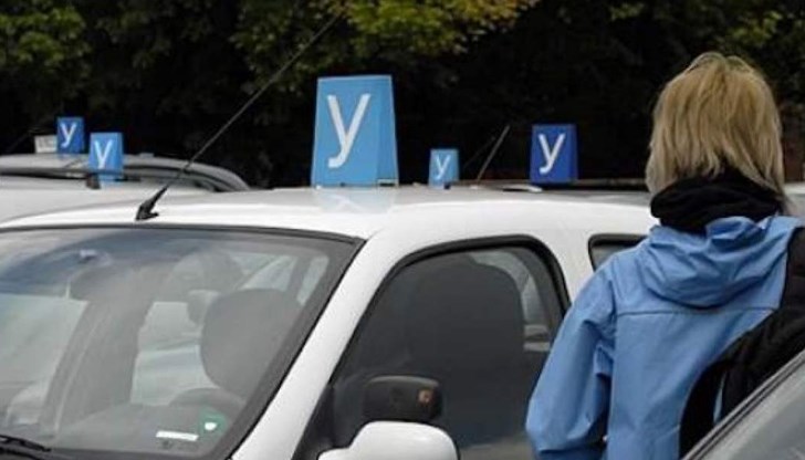 Предлагат държавата да въведе и обучение за шофиране при зимни условия на всички, които са се обучавали при по-благоприятните и топли месеци