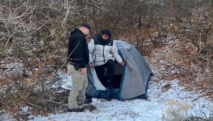 Кай Чжуанг е открит "замръзнал и уплашен" в палатка в провинциална Юта