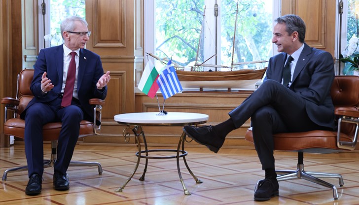 Николай Денков и Кириакос Мицотакис проведоха разговор на четири очи в Атина