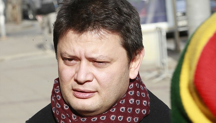 Според журналиста през миналата година антикорупционната комисия е била в "неплатен отпуск"