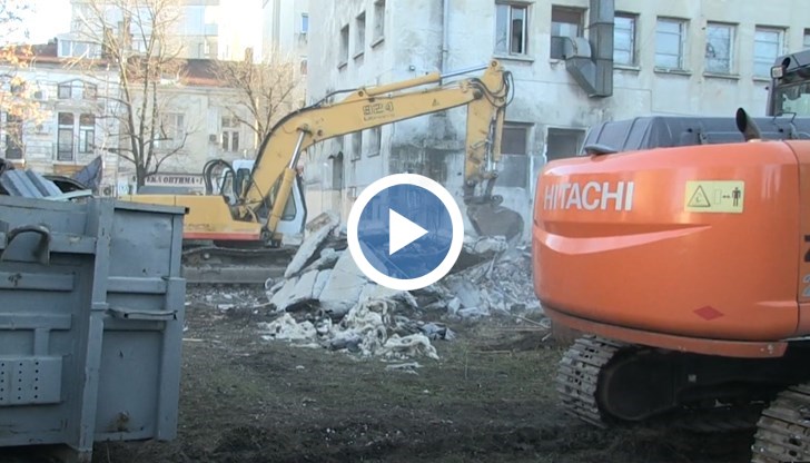 Събарянето трябва да приключи в рамките на три месеца