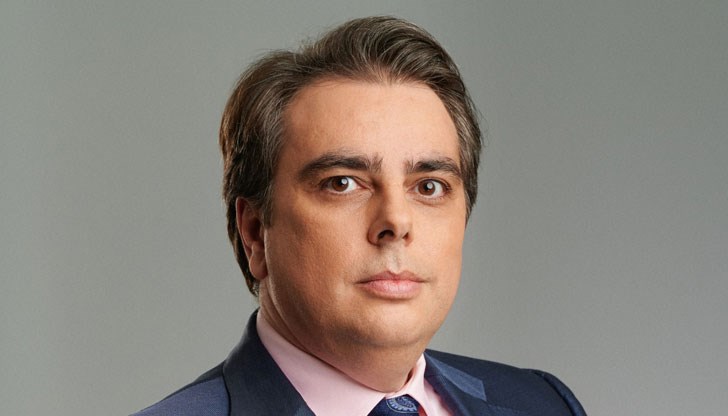 Фалитът на държавата отново се отложи, заяви финансовият министър