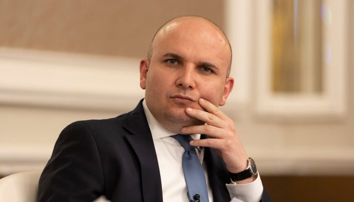 Реално присъединяване сега е невъзможно, заради поредицата от важни избори, които предстоят, коментира евродепутатът