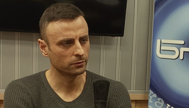 Той уточни, че е търсил връзка за комуникация с Борислав Михайлов, но такава така и не се е състояла