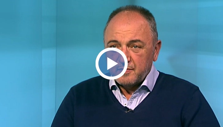 По думите му двойното гражданство изисква уседналост в продължение на 18 месеца