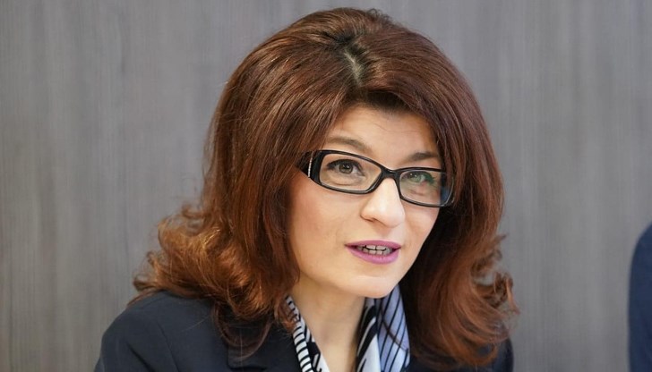Номинацията на Десислава Атанасова изразява визията на ГЕРБ, че мисията на Конституционния съд е да изпълнява политически поръчки