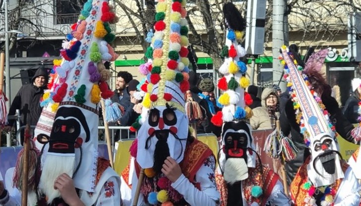 Сред тях са изпълнители от Румъния, Гърция, Северна Македония Сред тях са изпълнители от Румъния, Гърция, Северна Македония