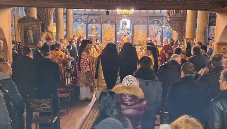 Стотици опечалени се стекоха в катедрален храм „Свети Димитър”