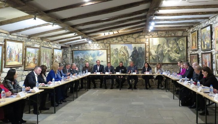 Срещата се проведе по инициатива на областния управител проф. Добромир Добрев