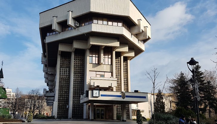 Областният управител Данаил Ковачев честити годишнината на всички бивши и настоящи служители