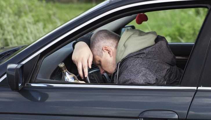 Дрегерът е отчел концентрация над 2,00 промила