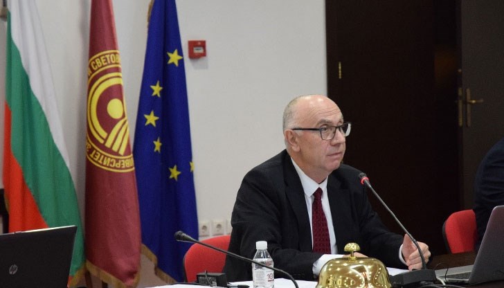 Роденият в Русе професор е председател на Общото събрание на УНСС от 2015 г. насам