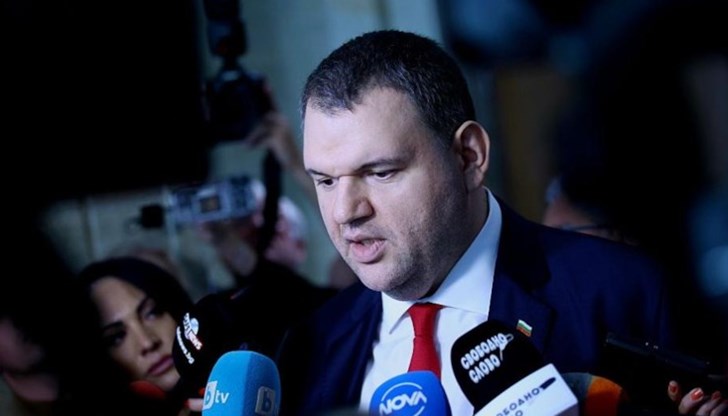 Депутатът от ДПС атакува президента и Бойко Рашков