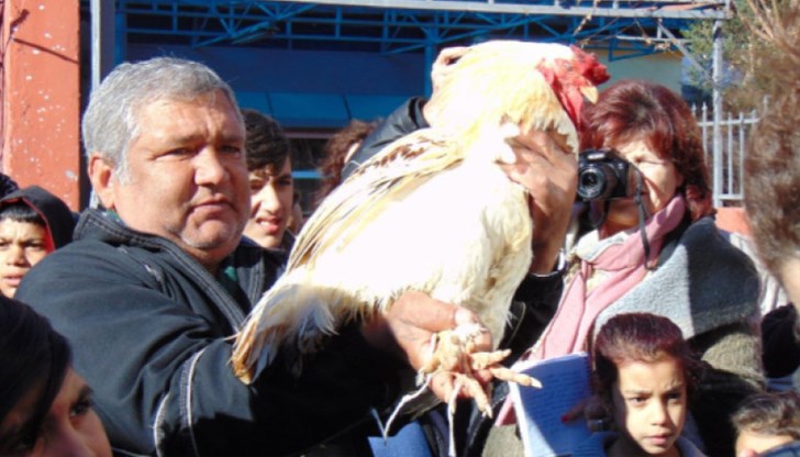 Според легендите Банго Васил е спасил ромския род от удавяне в бушуващото море Според легендите Банго Васил е спасил ромския род от удавяне в бушуващото море