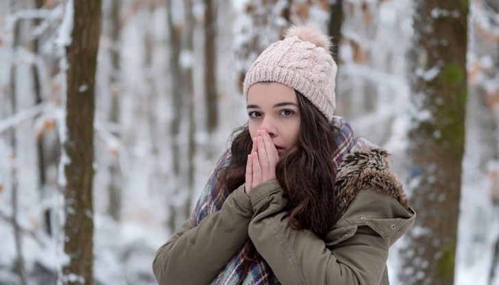 Със силния северозападен вятър ще нахлуе студен въздух
