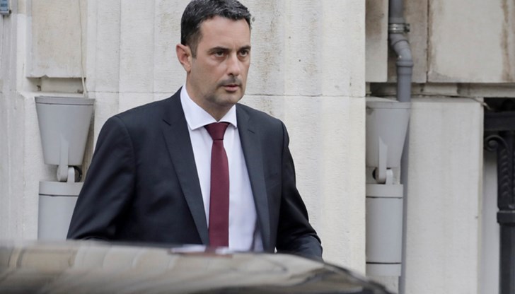 Министерството на транспорта прекрати поръчката на модерни двуетажни влакове, "летящи" със 160 км в час