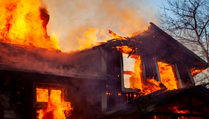 Пожар избухна в Пампоровата къща в Стария град на Пловдив