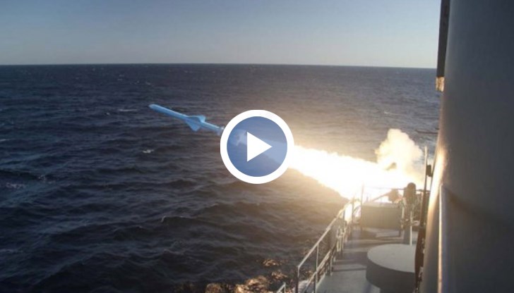 Ракетата е бил насочена към американски военен кораб
