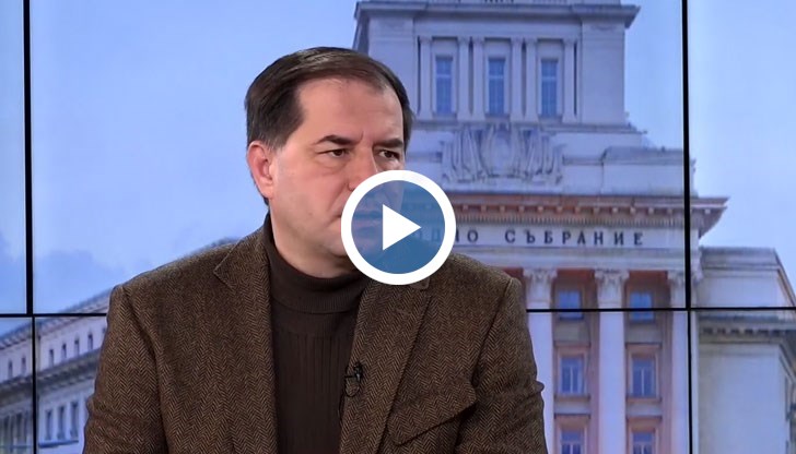 Президентът не засегна проблемите, които предизвикаха най-сериозна полемика, отбеляза конституционалистът