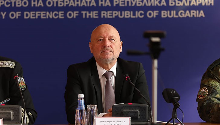 Предстои подписване на споразумение между България, Румъния и Турция за създаване на противоминна група в Черно море, допълни военният министър Предстои подписване на споразумение между България, Румъния и Турция за създаване на противоминна група в Черно море, допълни военният министър