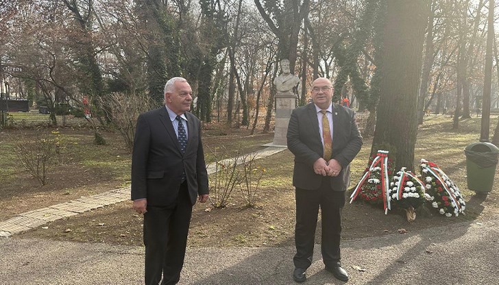 Почетна грамота получи преподавателката Виолета Пикова