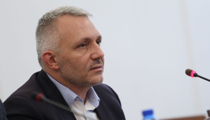 Адвокатът изказа мнение, че прокуратурата сега се командва от Борислав Сарафов, който е същият като Иван Гешев