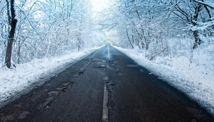 Обработката на настилките продължава