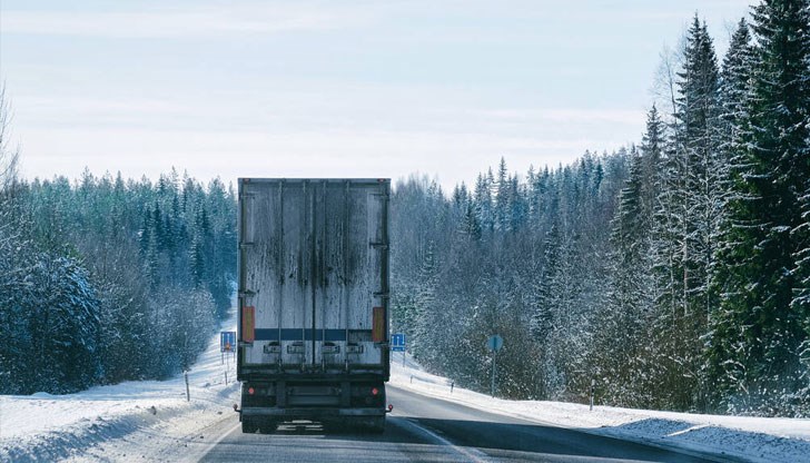 Възстановиха движението на товарни автомобили над 12 тона по пътищата от Русе към Велико Търново и Разград Възстановиха движението на товарни автомобили над 12 тона по пътищата от Русе към Велико Търново и Разград