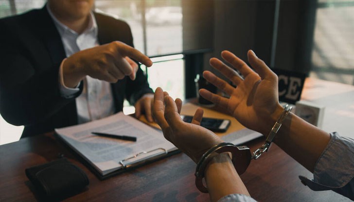 Заподозрените са признали за действията си и за злоупотреба със служебните си задължения Заподозрените са признали за действията си и за злоупотреба със служебните си задължения