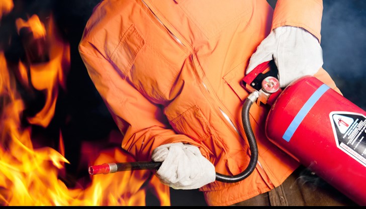 На място са изпратени екипи на полицията и пожарната На място са изпратени екипи на полицията и пожарната