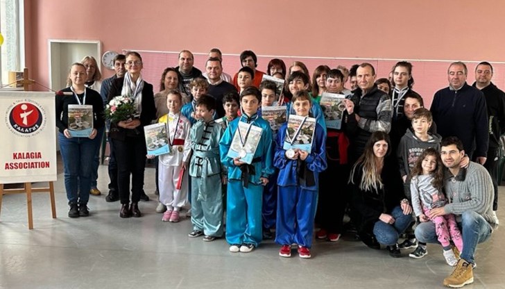 Спортистите бяха наградени за последния си успех като национален отборен победител от Републиканското първенство по Ушу