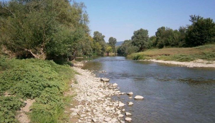 Въведени са конкретни забрани за извършване на определени дейности в зоните