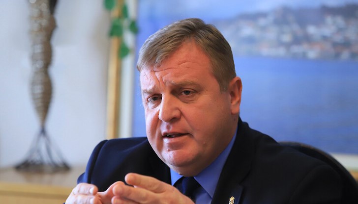 Заради поведението на г-н Тагарев ни третират като слуги, а не като партньори