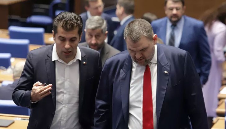 Дали десните лидери, като Кирил Петков, мислят за реакцията на своите симпатизанти, когато се появяват на снимки с Бойко Борисов и Делян Пеевски? Дали десните лидери, като Кирил Петков, мислят за реакцията на своите симпатизанти, когато се появяват на снимки с Бойко Борисов и Делян Пеевски?