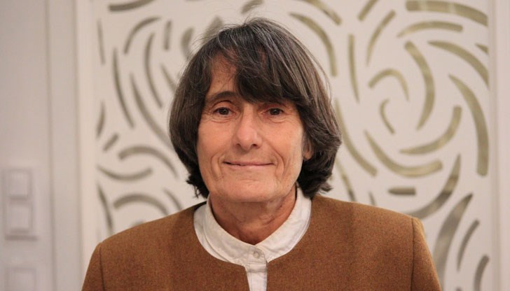 Призът се връчва от американското издателство Starship Sloane Publishing