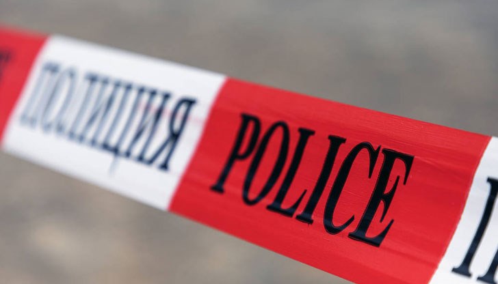 По първоначална информация съпругата на жертвата пък работи в Община Бургас По първоначална информация съпругата на жертвата пък работи в Община Бургас