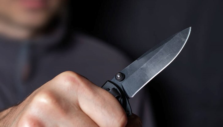 Клиентът ранил управителя, който го помолил да напусне, защото нарушавал реда