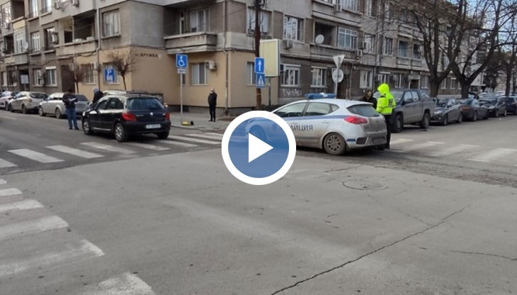 Пострадалият е откаран за преглед в болницата