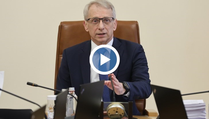 Тази сутрин първият медицински хеликоптер трябва да излети Италия към България, заяви Николай Денков