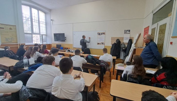 Съдия Велизар Бойчев разясни разликата между граждански, наказателни и административни дела Съдия Велизар Бойчев разясни разликата между граждански, наказателни и административни дела