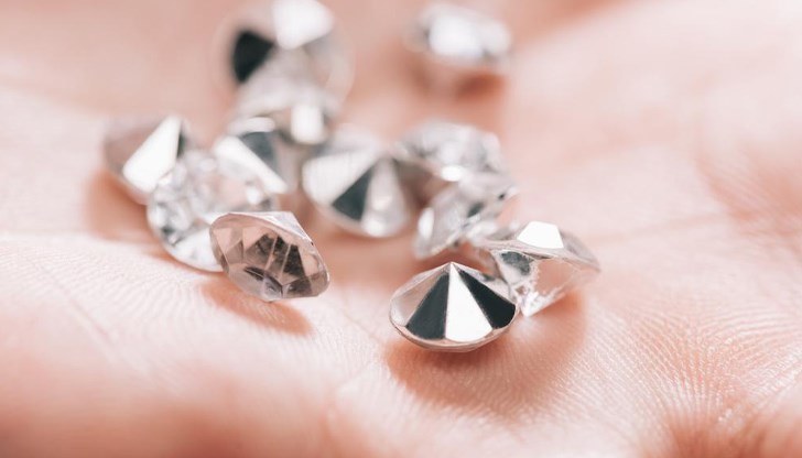 Въвеждат се забрани на внос и на други стоки, носещи приходи на Кремъл