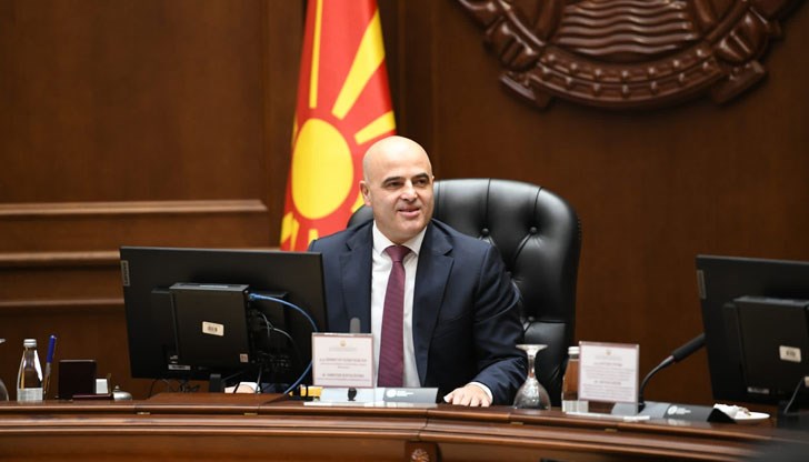 Премиерът на Северна Македония депозира в деловодството на парламента и оставката на цялото правителство