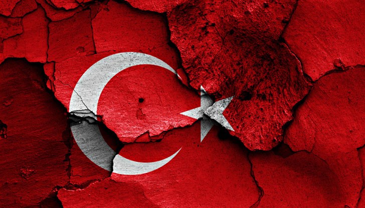 Земетресения с магнитуд 4,4 и 4,5 разтърсиха вчера окръг Хаккяри, Югоизточна Турция, предизвиквайки страх и паника сред жителите