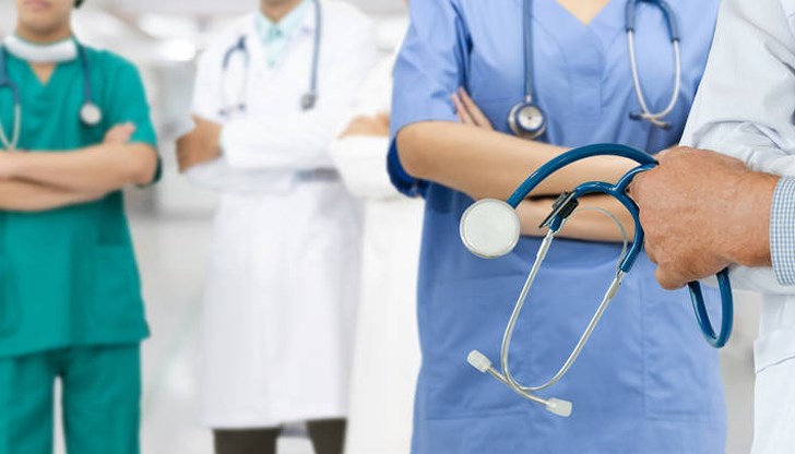 Медиците настояват за увеличение на заплатите си