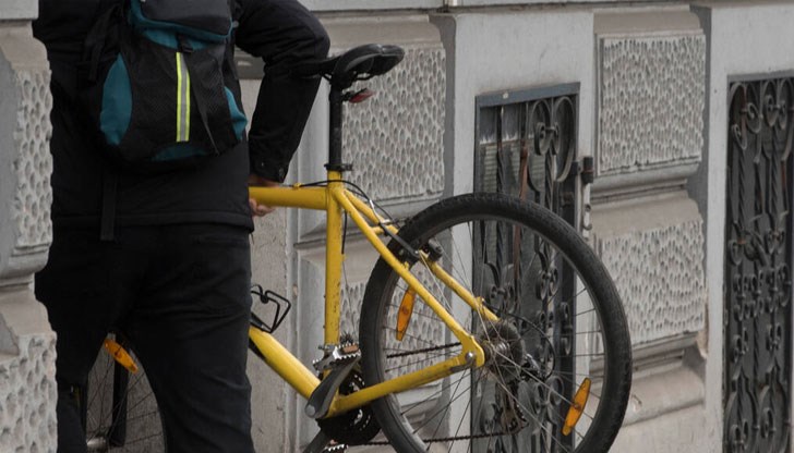 Превозното средство изчезна от градинката пред Гимназията по корабостроение